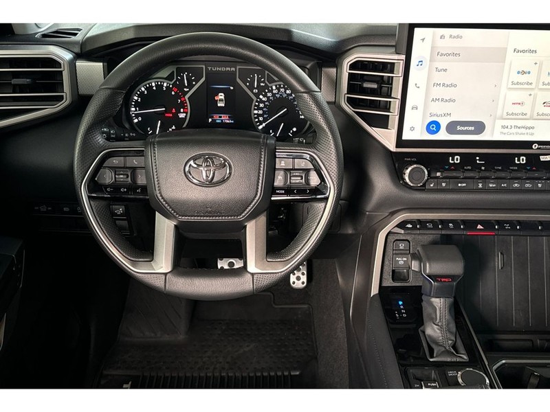 Toyota Tundra Vehicle Full-screen Gallery Image 16