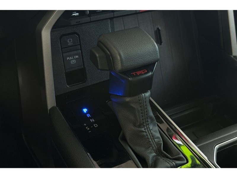 Toyota Tundra Vehicle Full-screen Gallery Image 21