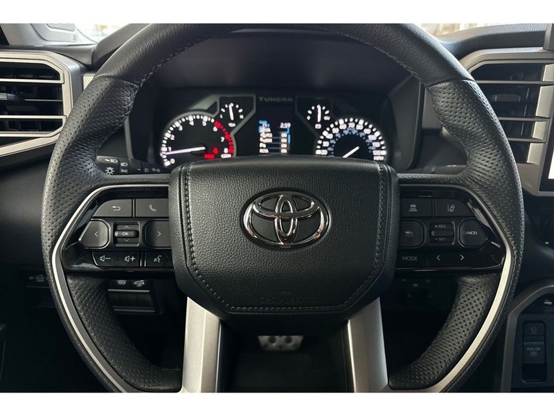 Toyota Tundra Vehicle Full-screen Gallery Image 23