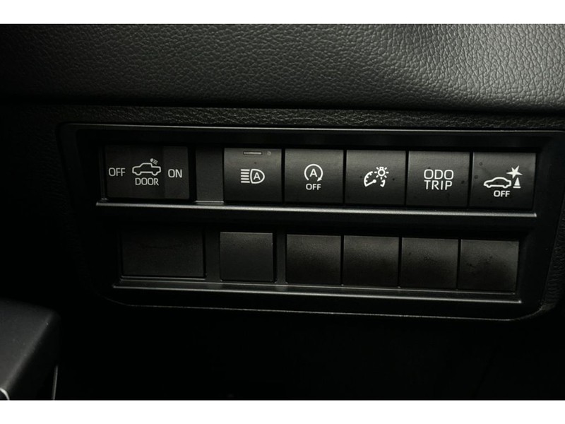 Toyota Tundra Vehicle Full-screen Gallery Image 28