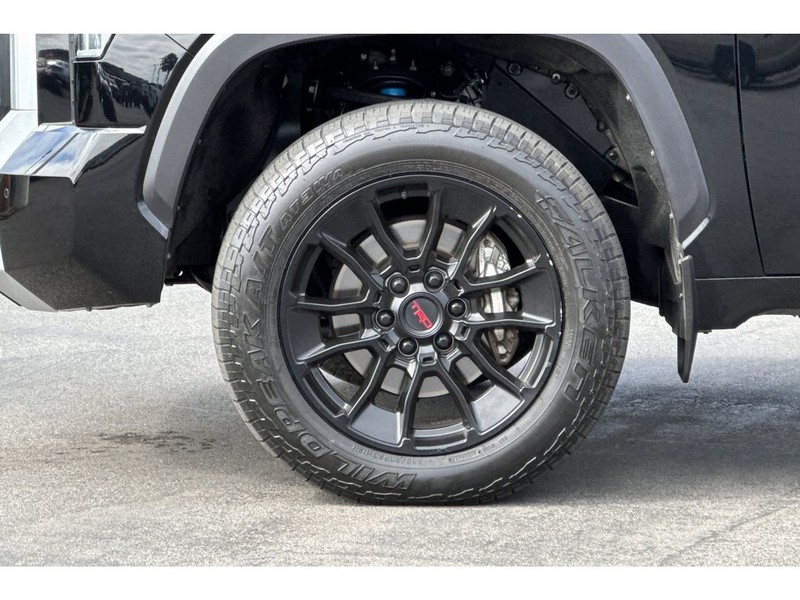 Toyota Tundra Vehicle Full-screen Gallery Image 29