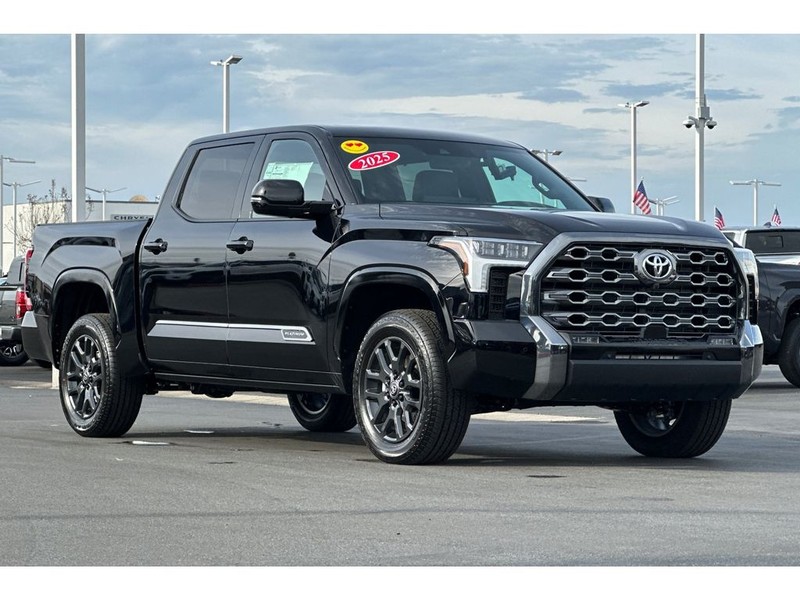 Toyota Tundra Vehicle Full-screen Gallery Image 02