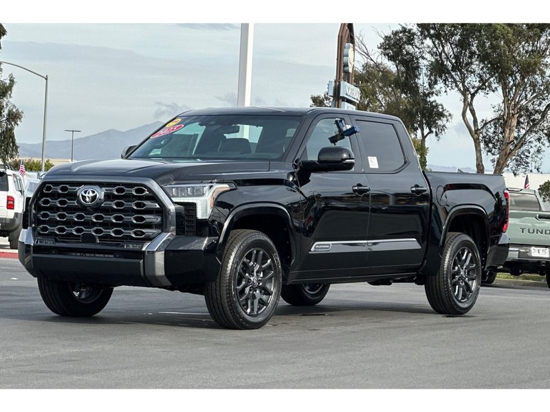 Toyota Tundra Vehicle Full-screen Gallery Image 08