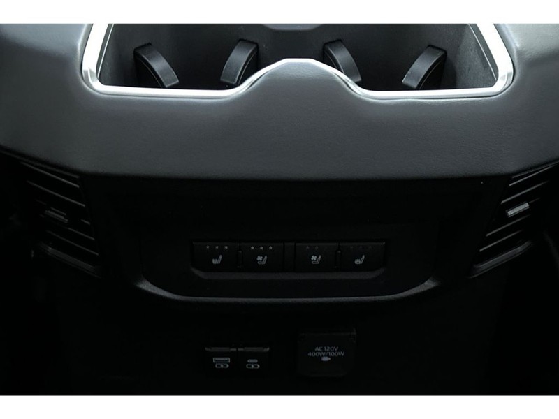 Toyota Tundra Vehicle Full-screen Gallery Image 14