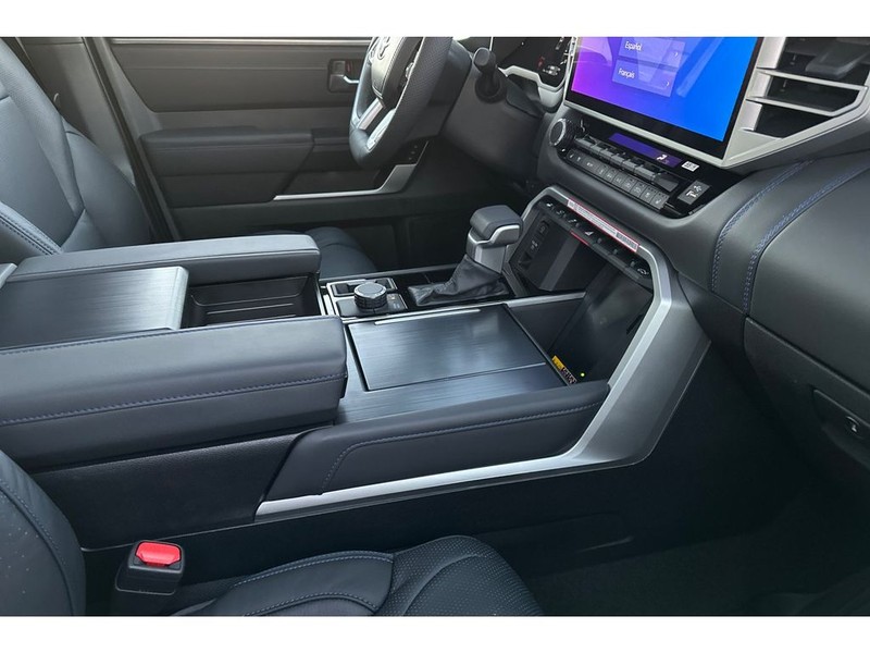 Toyota Tundra Vehicle Full-screen Gallery Image 17