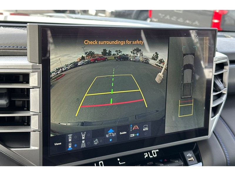 Toyota Tundra Vehicle Full-screen Gallery Image 22