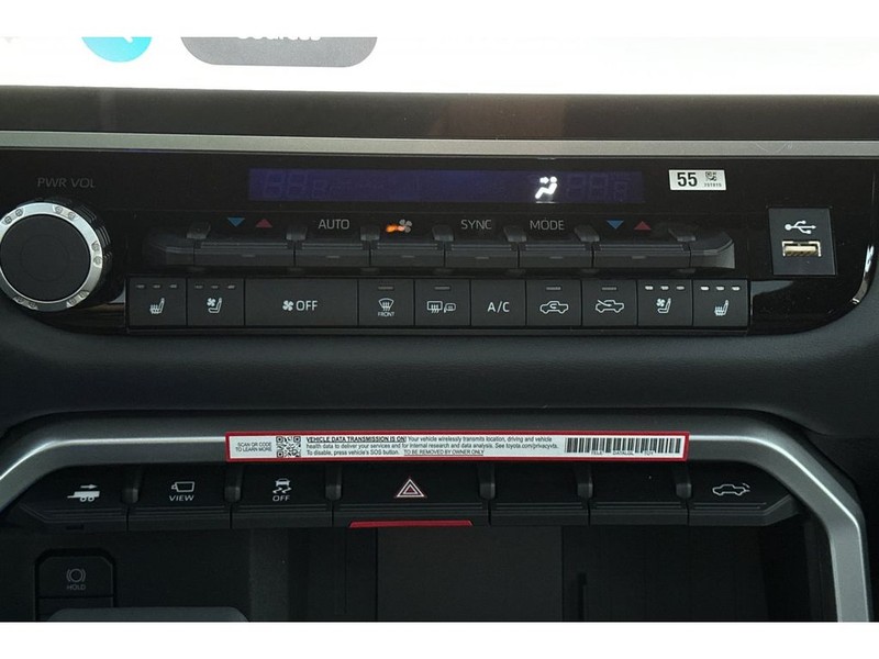 Toyota Tundra Vehicle Full-screen Gallery Image 23