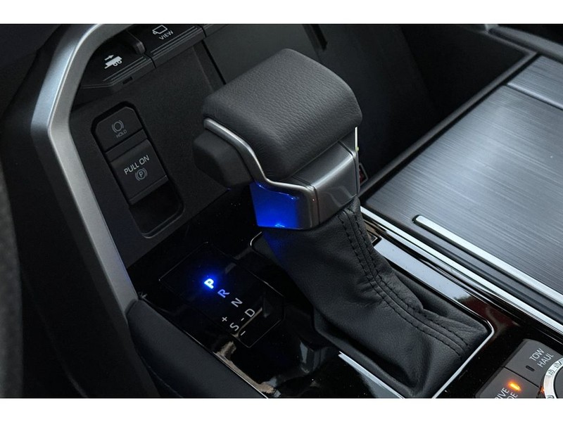 Toyota Tundra Vehicle Full-screen Gallery Image 24