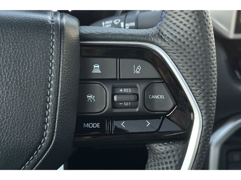 Toyota Tundra Vehicle Full-screen Gallery Image 28