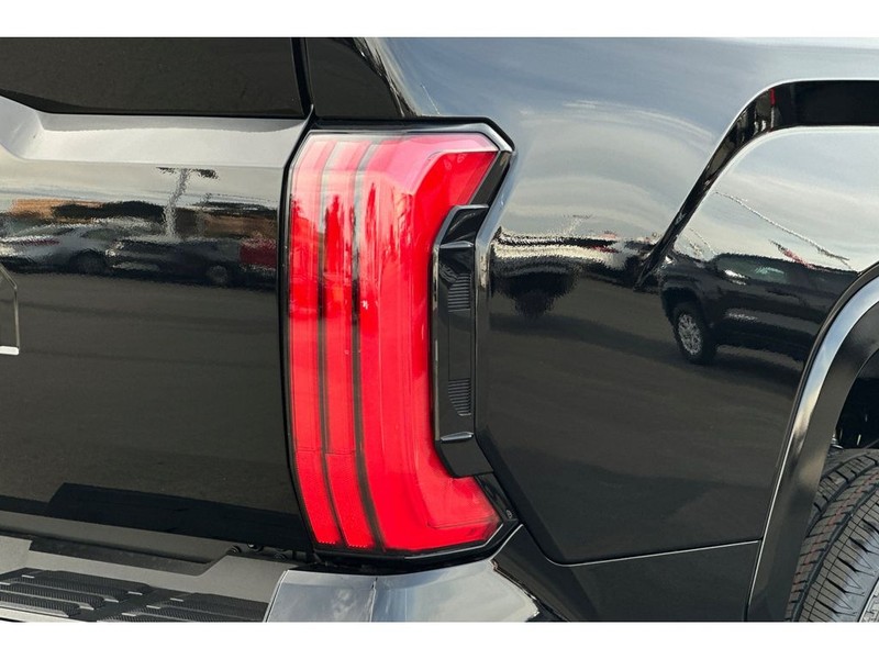 Toyota Tundra Vehicle Full-screen Gallery Image 31