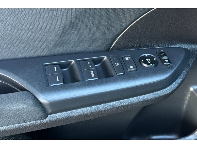 Honda Civic Vehicle Full-screen Gallery Image 12