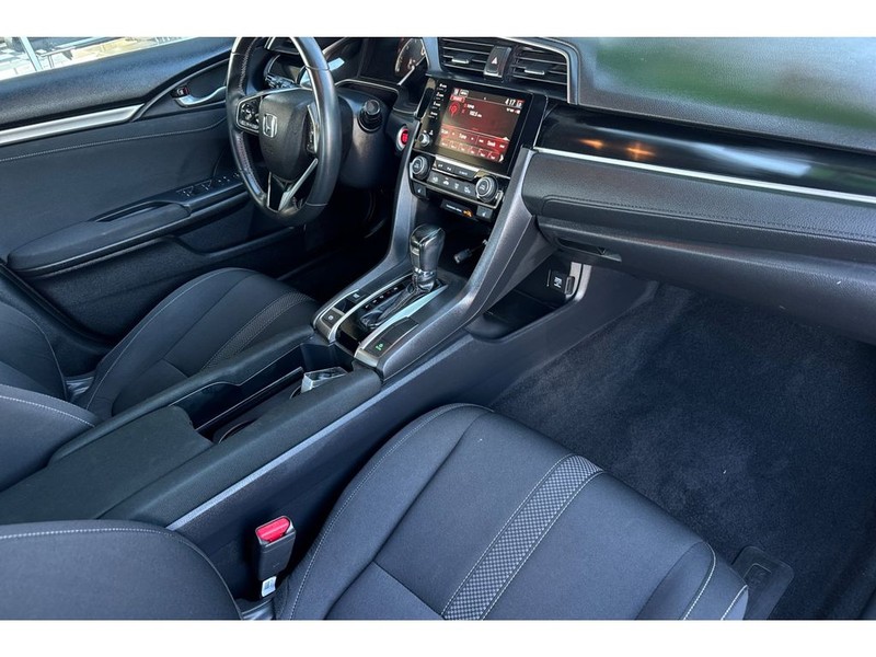 Honda Civic Vehicle Full-screen Gallery Image 17