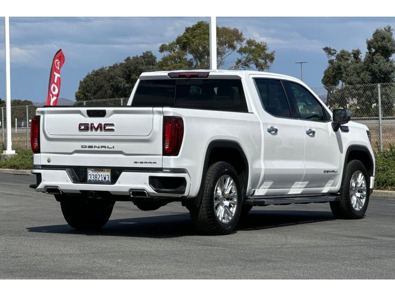 GMC Sierra Vehicle Full-screen Gallery Image 04