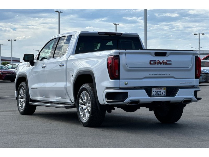 GMC Sierra Vehicle Full-screen Gallery Image 06