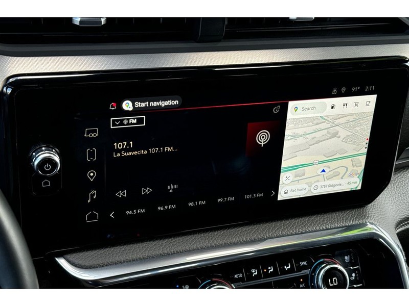 GMC Sierra Vehicle Full-screen Gallery Image 19