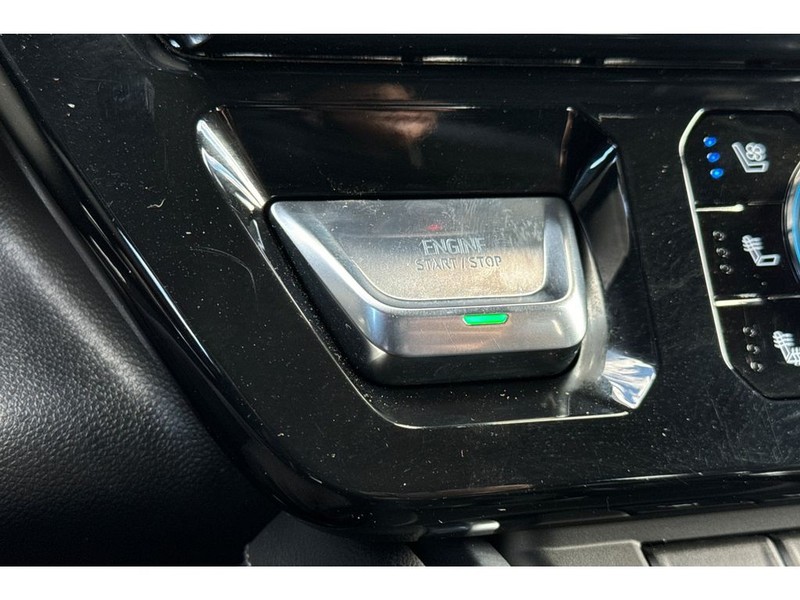 GMC Sierra Vehicle Full-screen Gallery Image 22