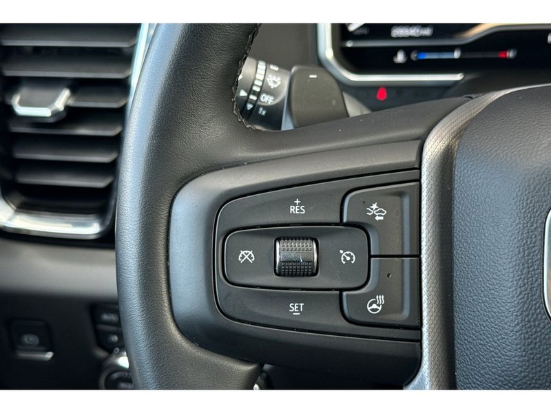 GMC Sierra Vehicle Full-screen Gallery Image 24