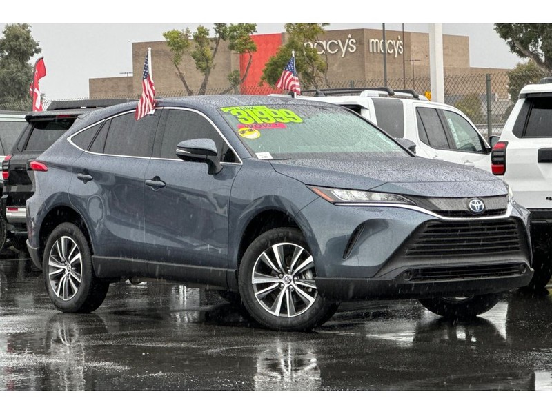 Toyota Venza Vehicle Full-screen Gallery Image 02