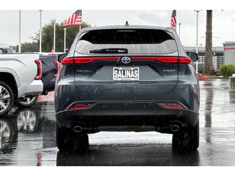 Toyota Venza Vehicle Full-screen Gallery Image 05