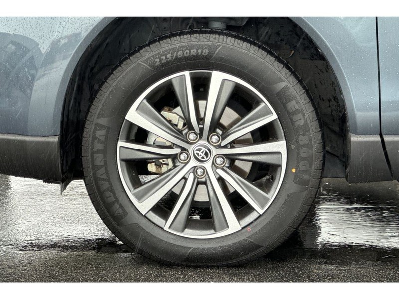 Toyota Venza Vehicle Full-screen Gallery Image 29