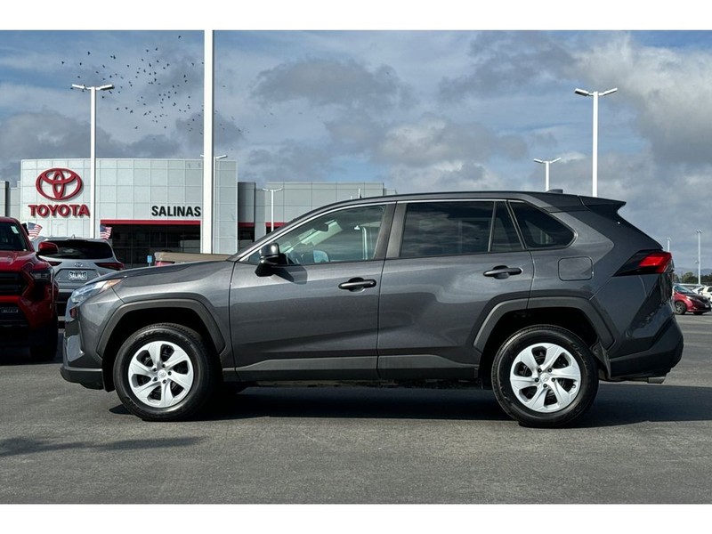 Toyota RAV4 Vehicle Full-screen Gallery Image 07