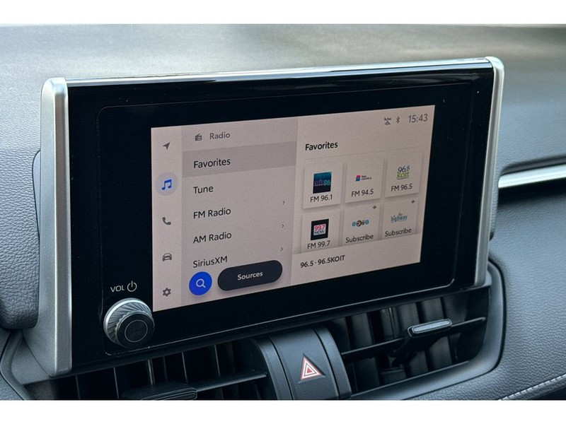 Toyota RAV4 Vehicle Full-screen Gallery Image 20