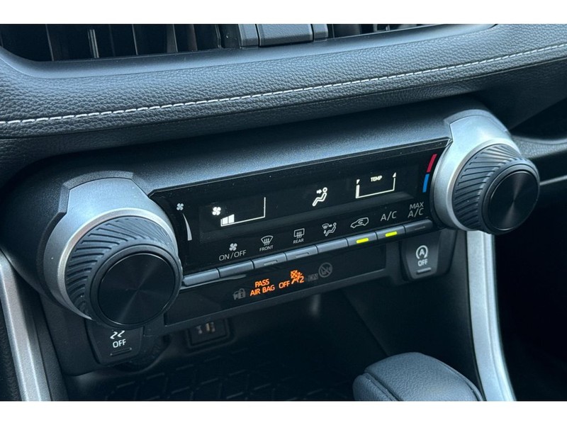 Toyota RAV4 Vehicle Full-screen Gallery Image 21