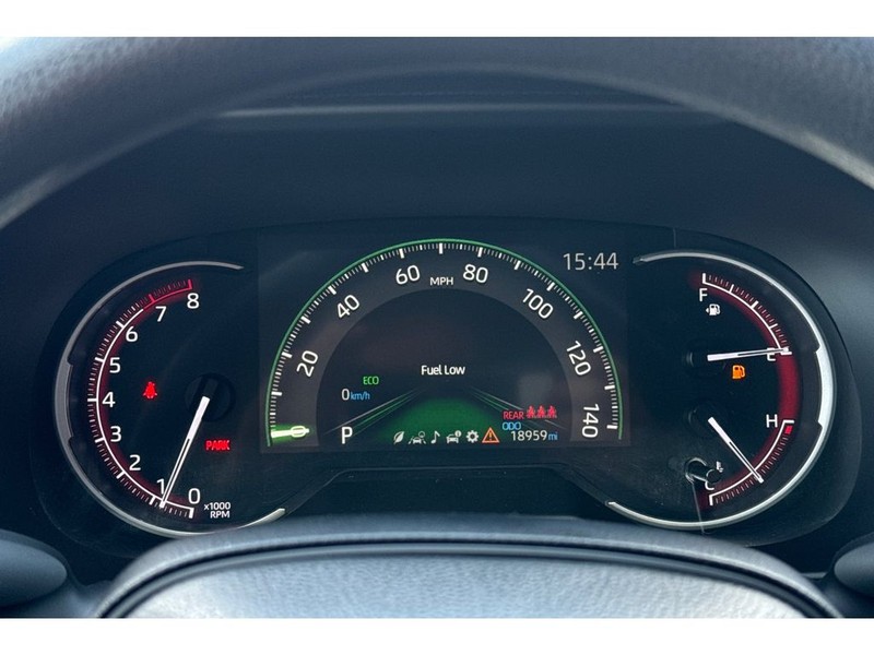 Toyota RAV4 Vehicle Full-screen Gallery Image 26