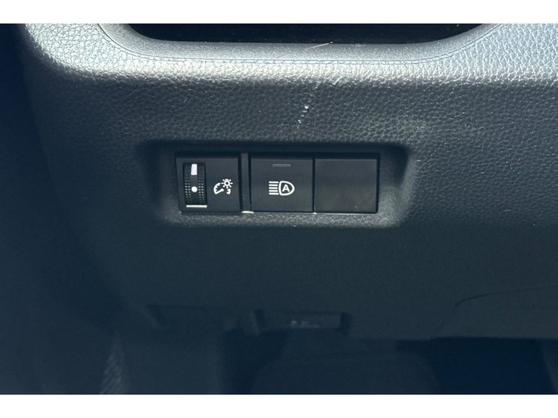 Toyota RAV4 Vehicle Full-screen Gallery Image 28