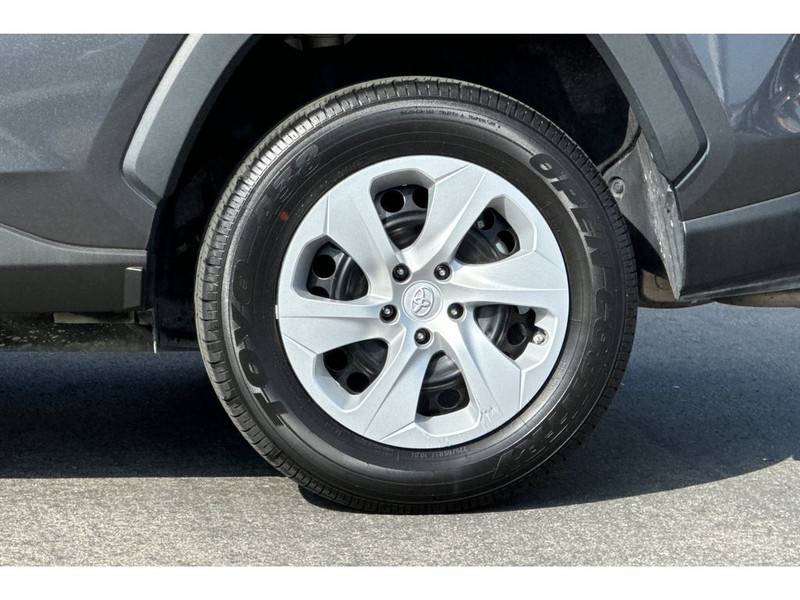 Toyota RAV4 Vehicle Full-screen Gallery Image 29