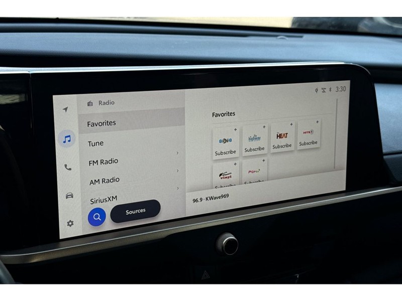 Toyota Crown Vehicle Full-screen Gallery Image 19
