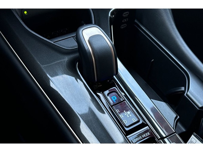 Toyota Crown Vehicle Full-screen Gallery Image 21