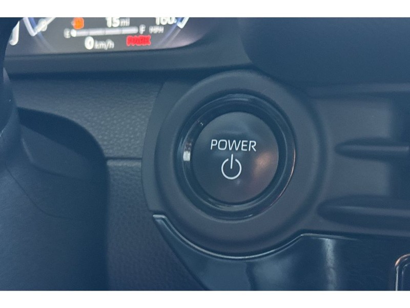 Toyota Crown Vehicle Full-screen Gallery Image 22