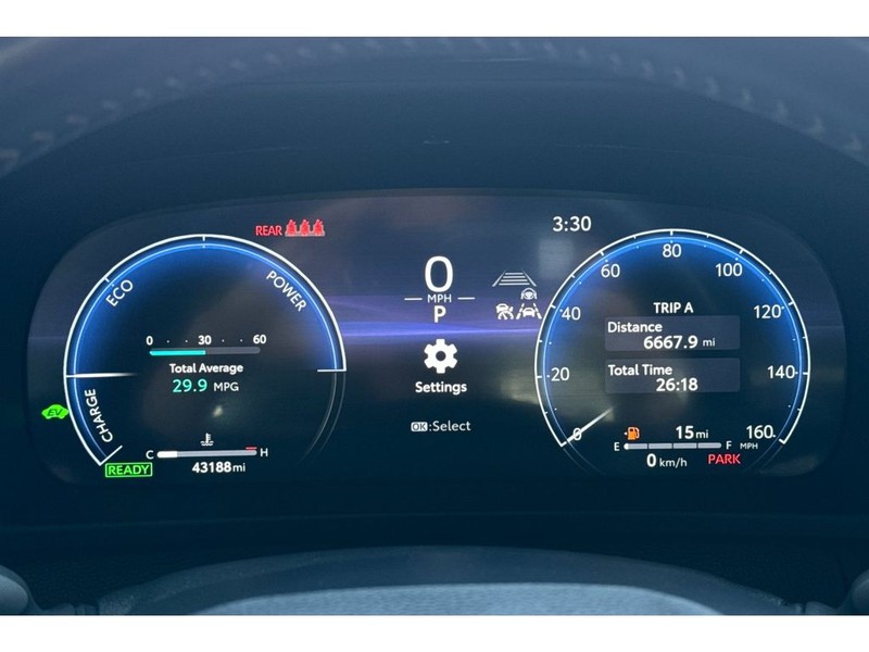 Toyota Crown Vehicle Full-screen Gallery Image 26