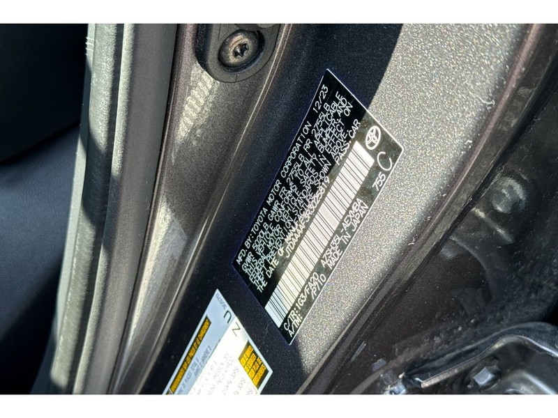 Toyota Crown Vehicle Full-screen Gallery Image 31