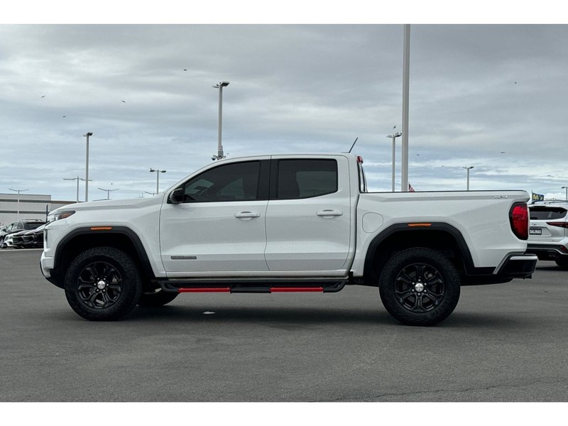 GMC Canyon Vehicle Full-screen Gallery Image 07