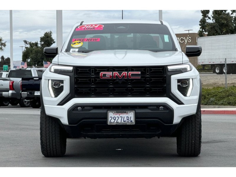 GMC Canyon Vehicle Full-screen Gallery Image 09