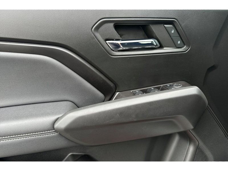 GMC Canyon Vehicle Full-screen Gallery Image 11