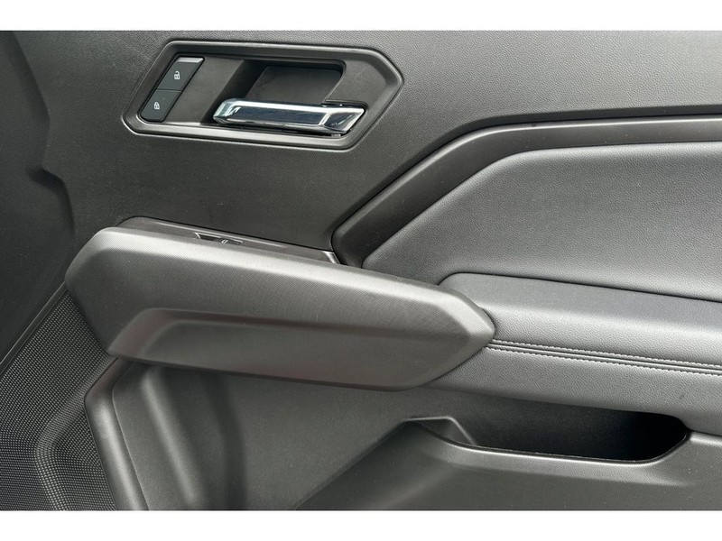 GMC Canyon Vehicle Full-screen Gallery Image 18