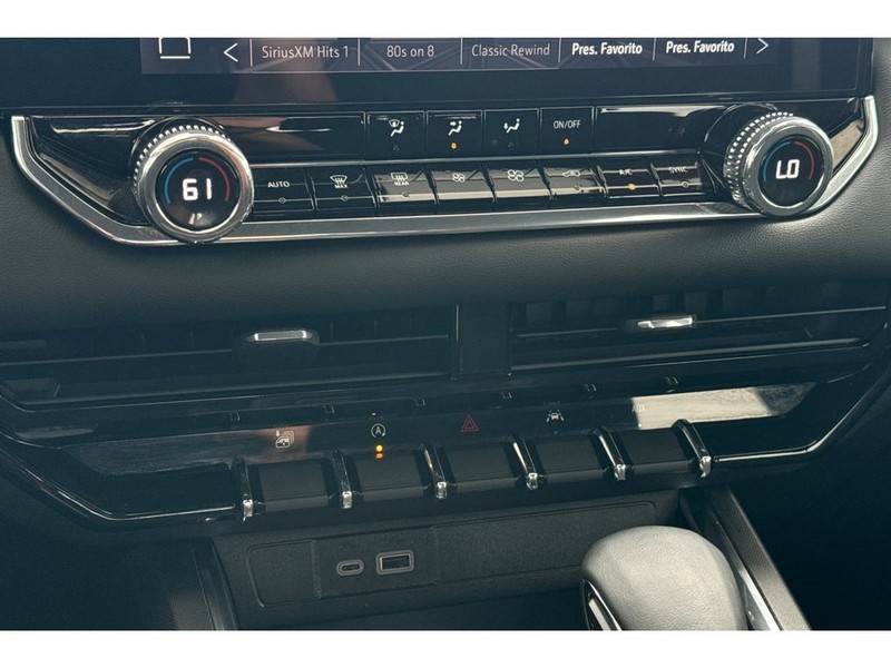 GMC Canyon Vehicle Full-screen Gallery Image 20