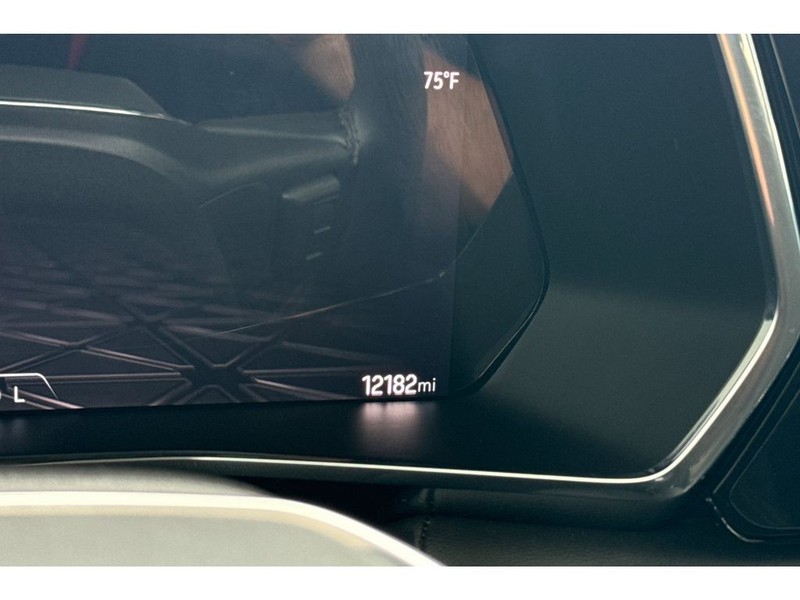 GMC Canyon Vehicle Full-screen Gallery Image 27