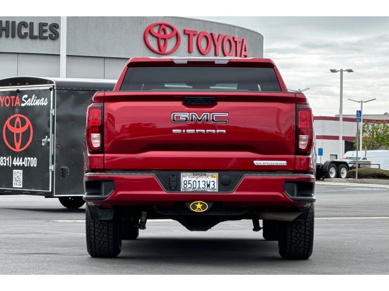 GMC Sierra Vehicle Full-screen Gallery Image 05