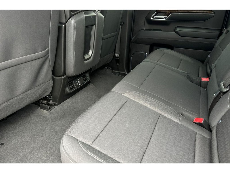 GMC Sierra Vehicle Full-screen Gallery Image 13