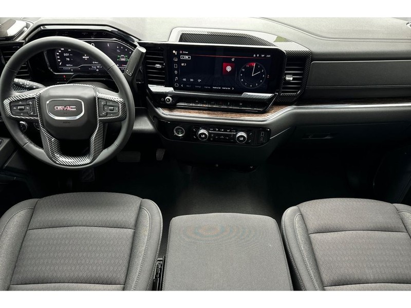 GMC Sierra Vehicle Full-screen Gallery Image 15