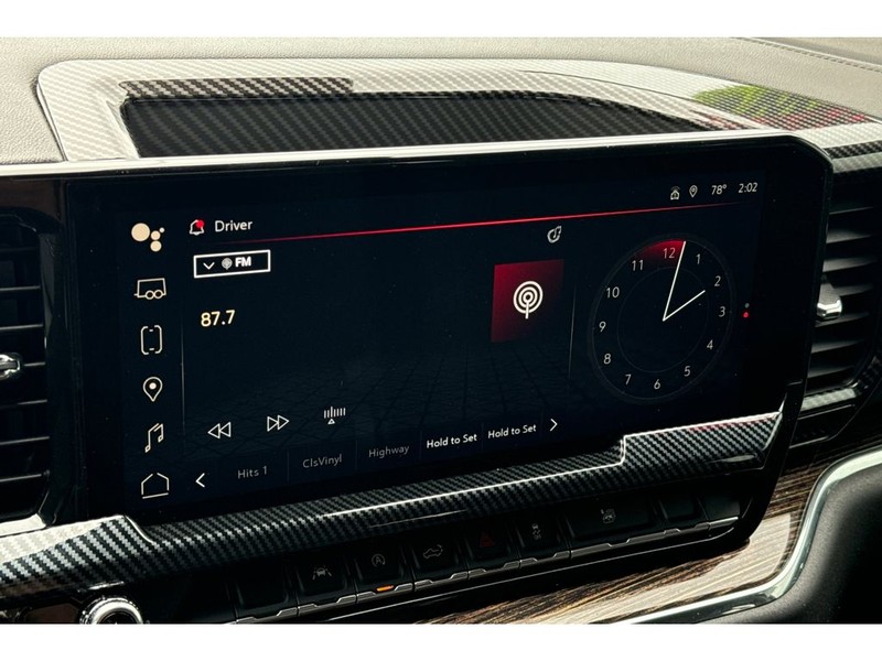 GMC Sierra Vehicle Full-screen Gallery Image 19