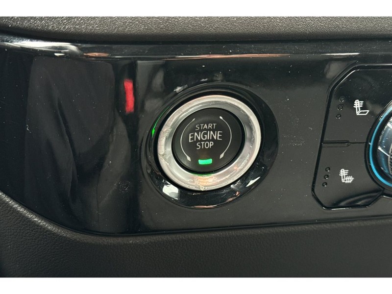 GMC Sierra Vehicle Full-screen Gallery Image 22