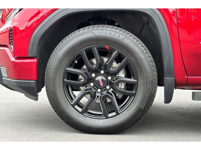 GMC Sierra Vehicle Full-screen Gallery Image 29