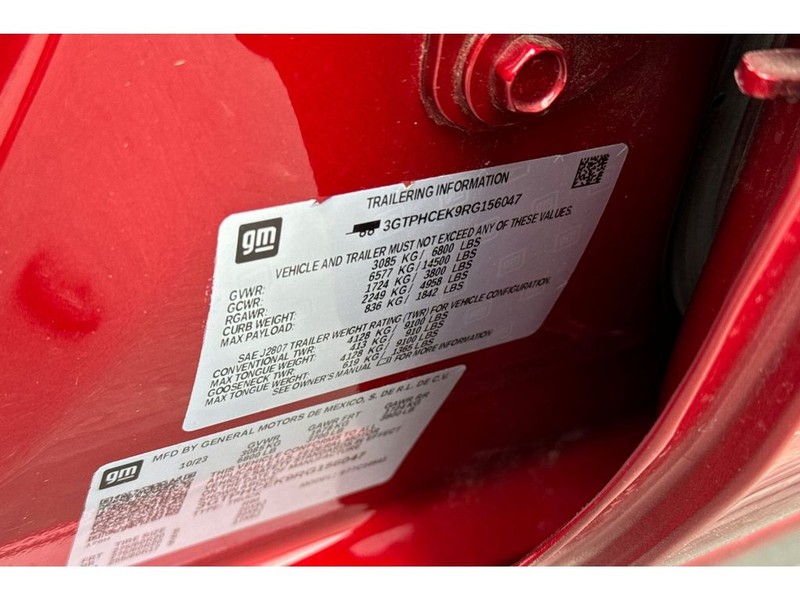 GMC Sierra Vehicle Full-screen Gallery Image 31