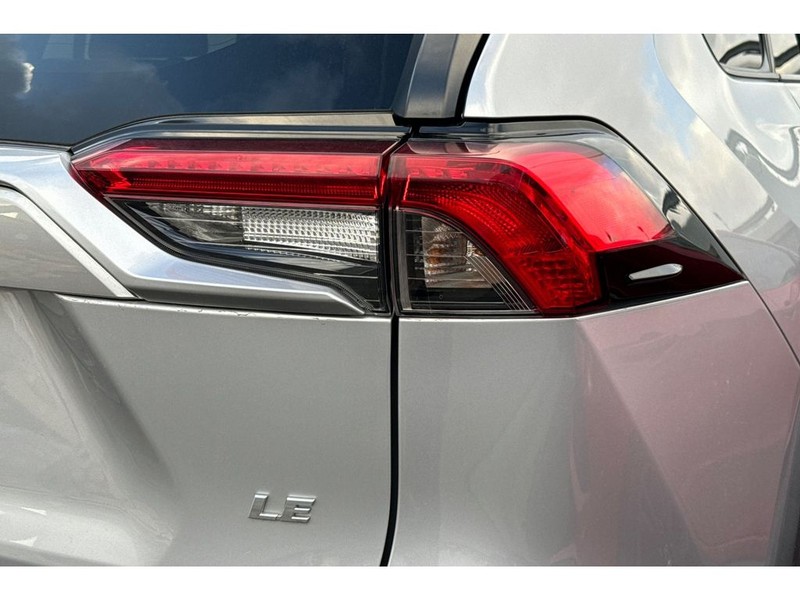 Toyota RAV4 Vehicle Full-screen Gallery Image 06