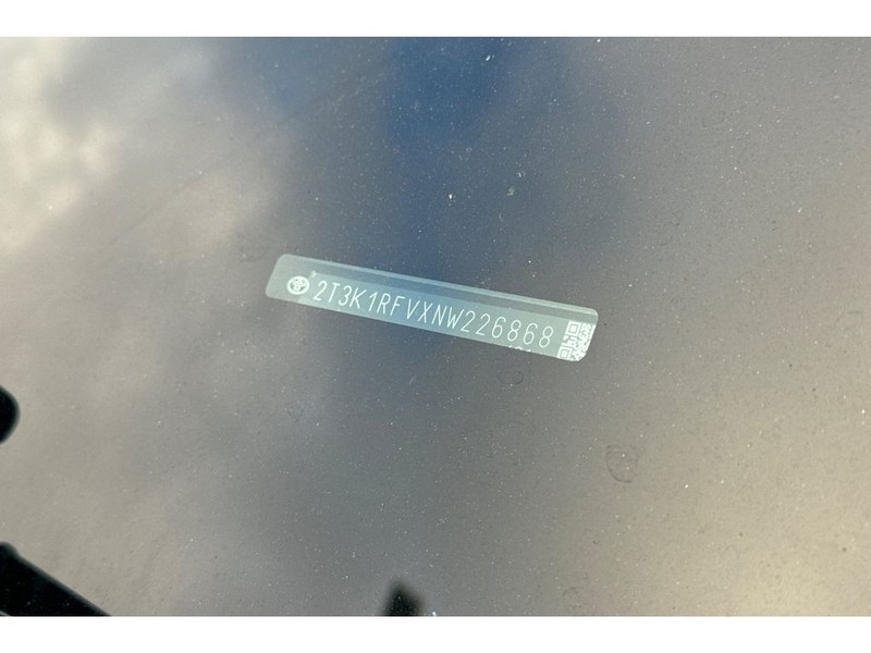 Toyota RAV4 Vehicle Full-screen Gallery Image 08